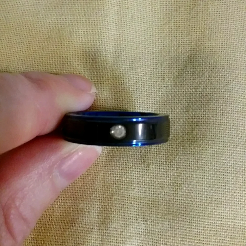BRAND NEW Men's Stainless Steel Ring- Size 8